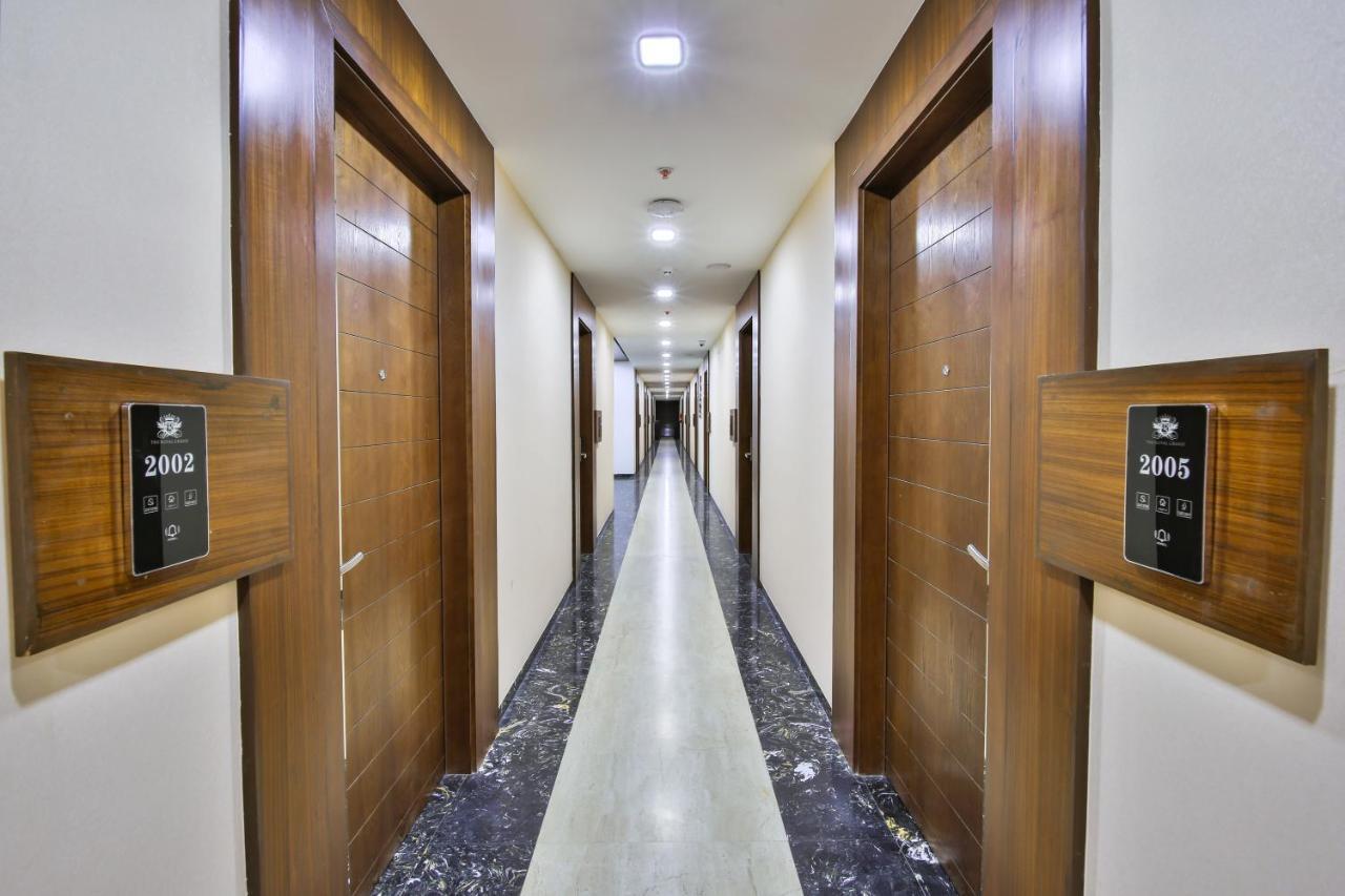 Hotel The Royal Grand à Karūr Extérieur photo
